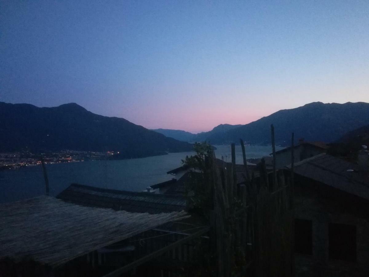 Appartamenti Montemezzo Le Case In Pietra Сорико Екстериор снимка